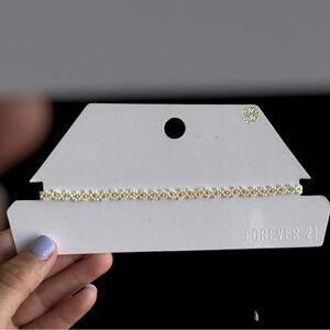 Forever 21 Daisy Choker Necklace – New with Tag